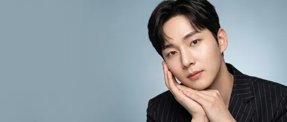 가상모델 #1360 히어로 섹션 57